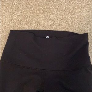 Lululemon Wunder Under high rise black leggings